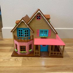 LI’L WOODZEEZ HOMEYSUCKLE HILLSIDE COTTAGE