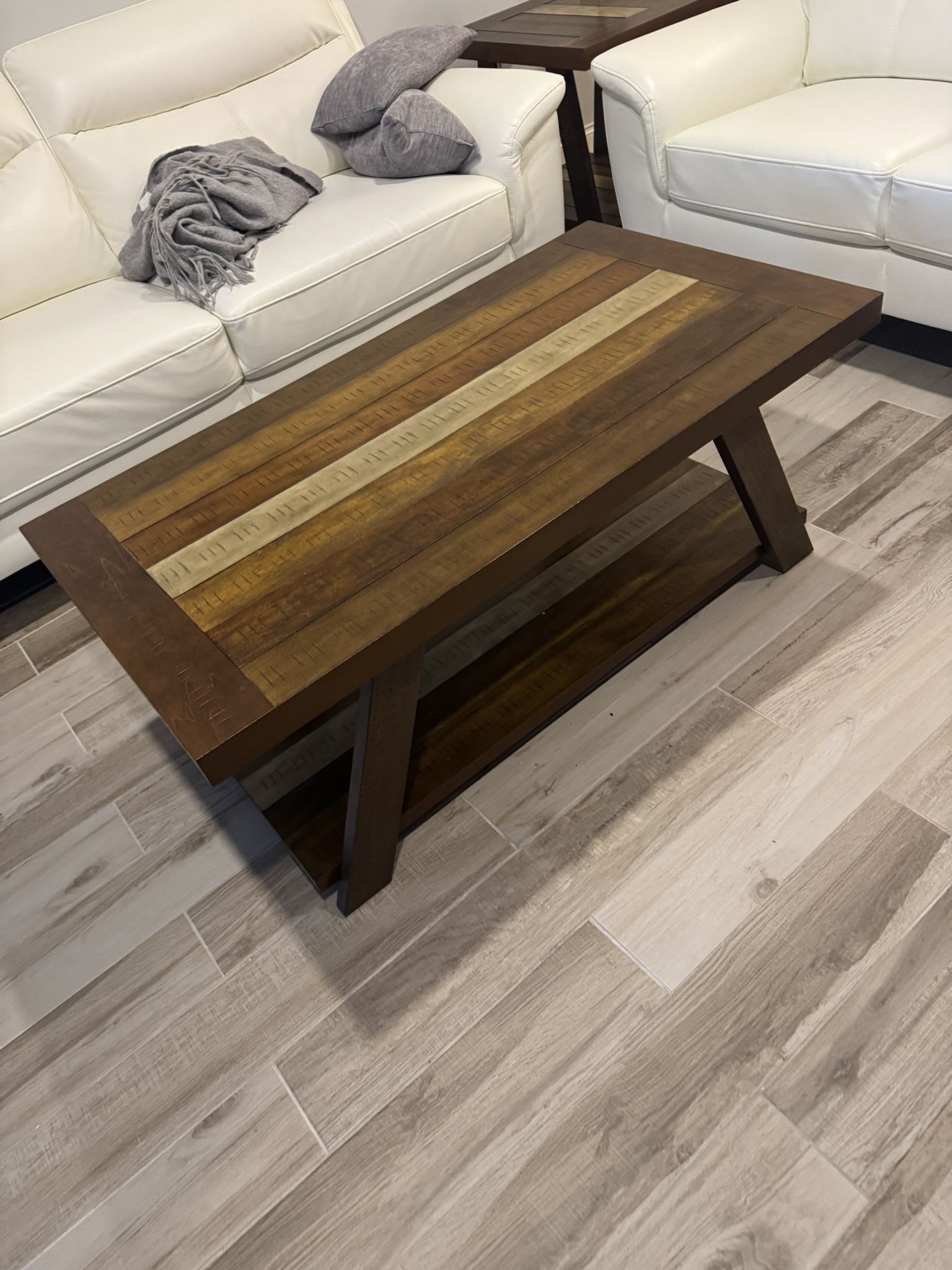COCKTAIL TABLE  AND END TABLE - WOOD/BROWN