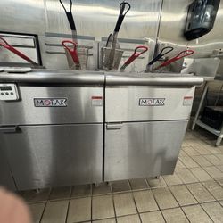 Motak Natural Gas Deep Fryer. 50lb