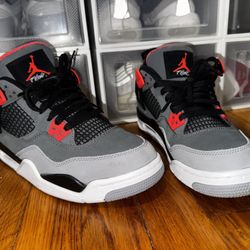 Jordan 4 Retro