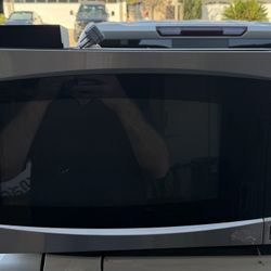 GE MICROWAVE OVEN w/ Built in Trim Kit