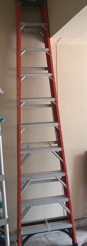 New Husky 10-ft. Fiberglass Step Ladder