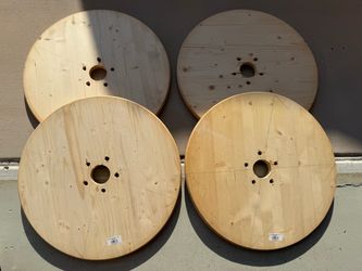 1” thick x 24” diameter round pine table top