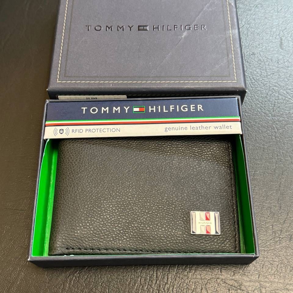 Tommy Hilfiger Men's Premium Leather Credit Card ID Wallet Passcase 31tl130095 black