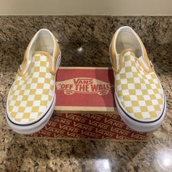 Like New Yellow Vans Size 6 Mens -7.5 Woman 