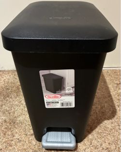 New 2.7 Gallon Step Can