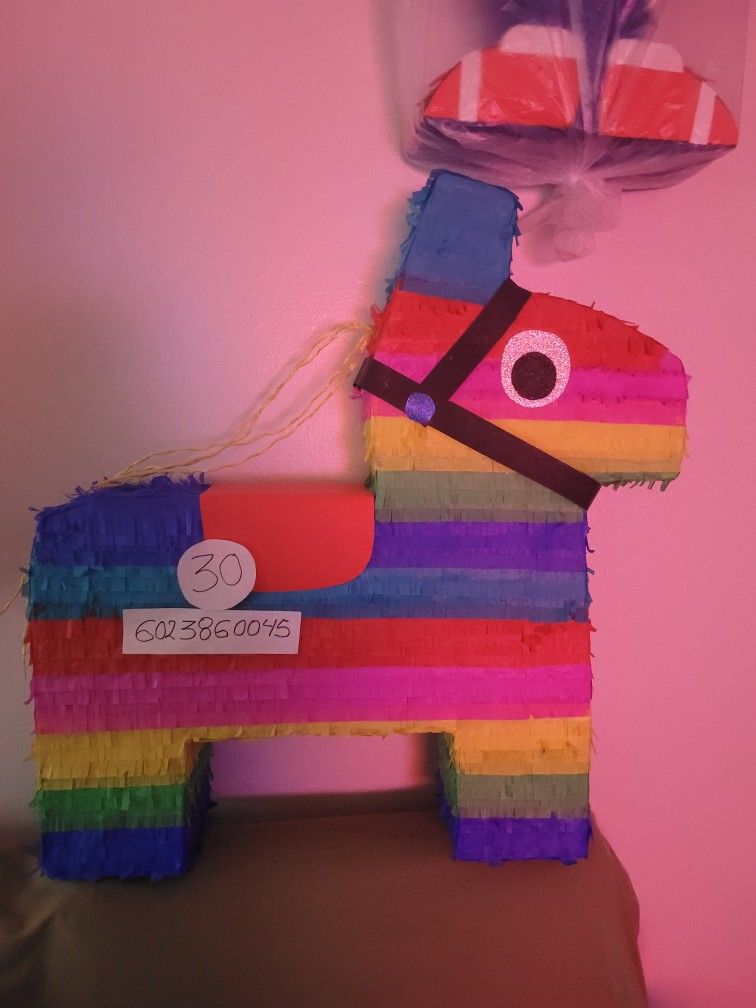 Piñata Navidad $30