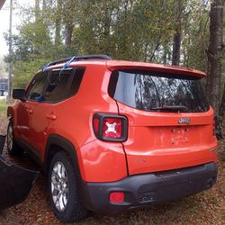 2016 Jeep Renegade For Parts 