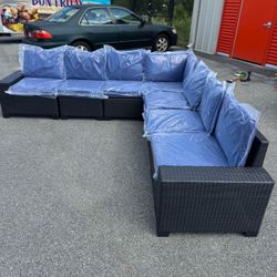 Brand New OUTDOOR PATIO SET OF 7 PIECES