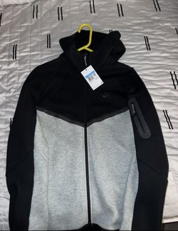 Gray and black Nike tech (Size M)