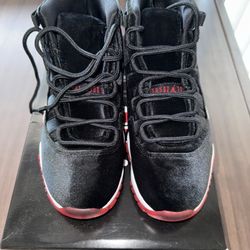 Jordan 11 velvet Bred