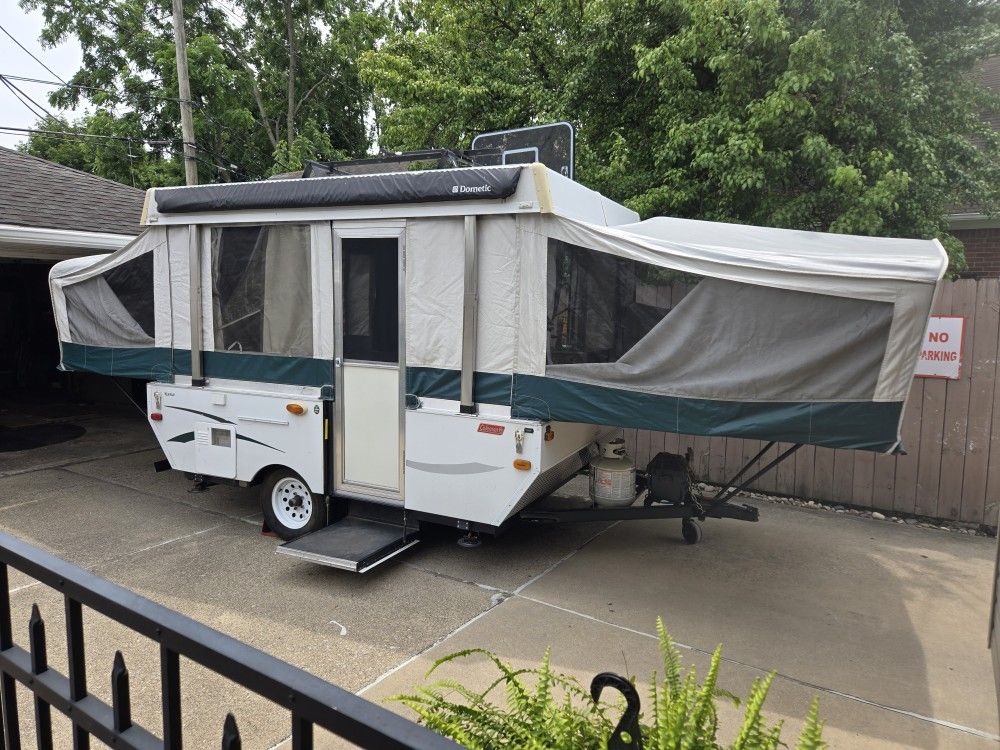 2011 COLEMAN YUMA POP UP TRAILER