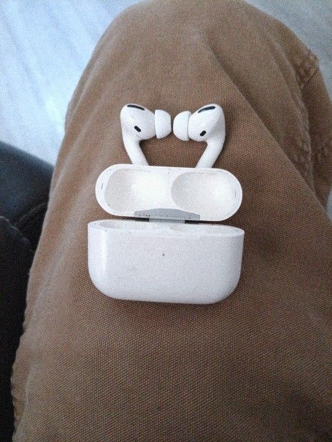 APPLE Pro 3 Airpods
