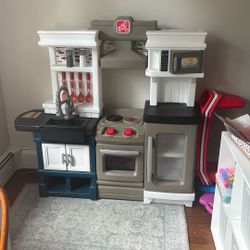 Play Kitchen 