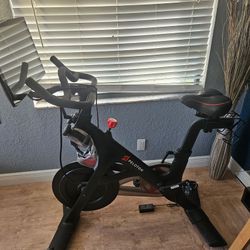 Peloton And Workout Equipment 