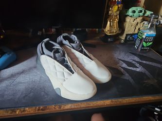 Harden Vol 7 Orbit Grey Size 9/5