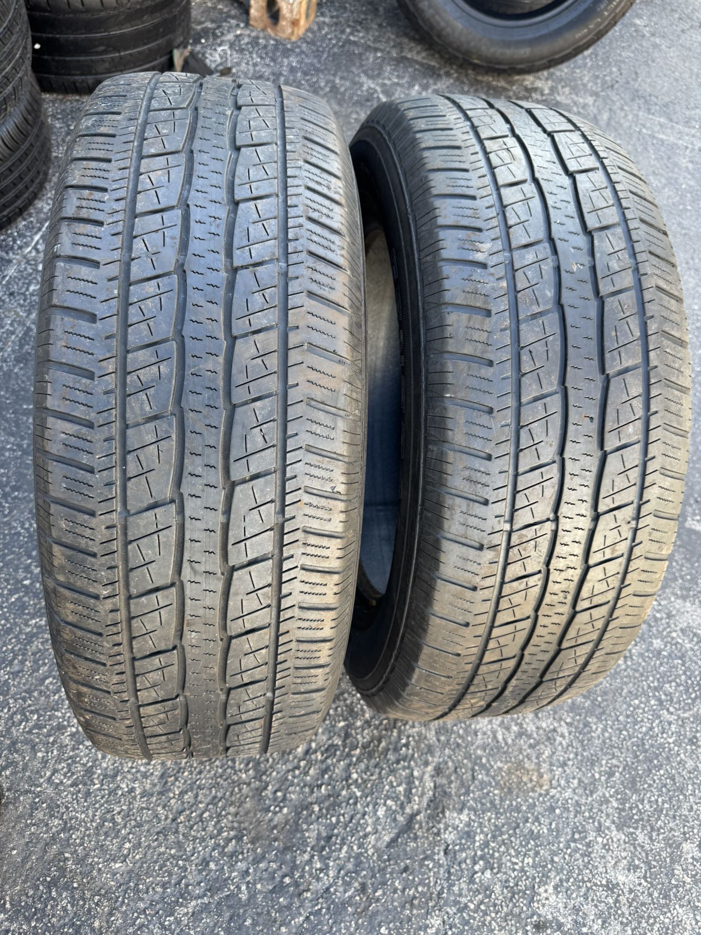Set of 2 Nice Tires 275/60/20 ( We Install & Balance)