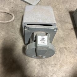 100 Amp 3 Phase  Inlet  Hubble M5100B9R