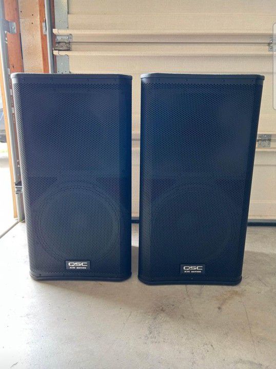QSC KW152 Speakers