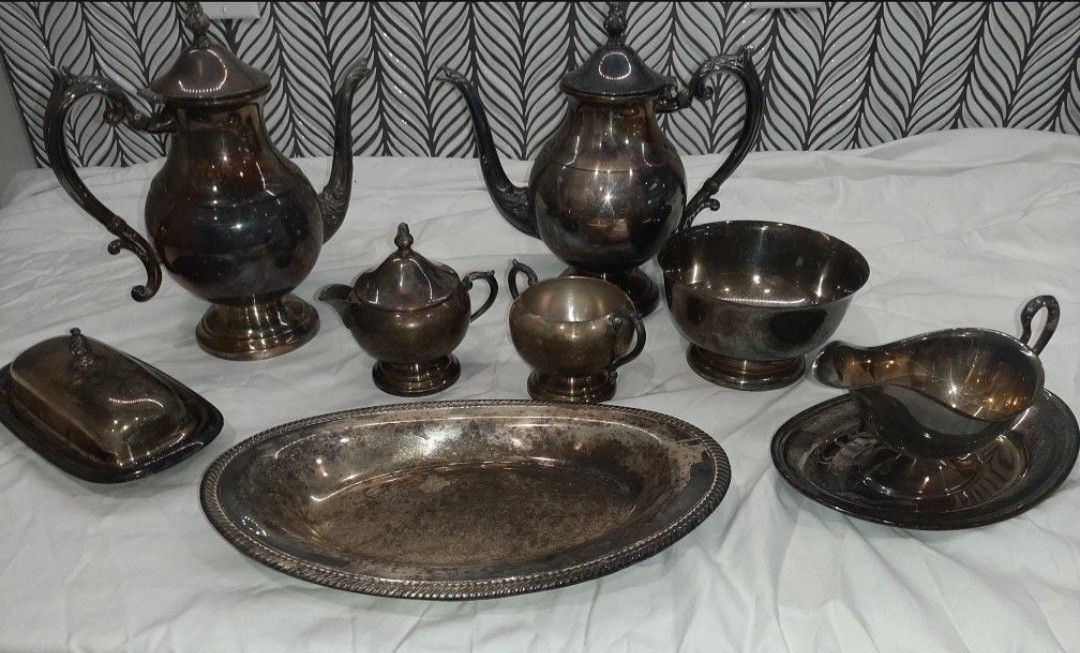 Lot of mixed silver plate 


