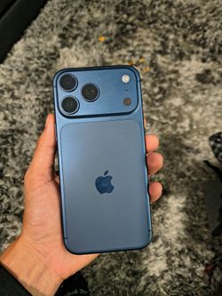 iPhone 17 pro max blue
