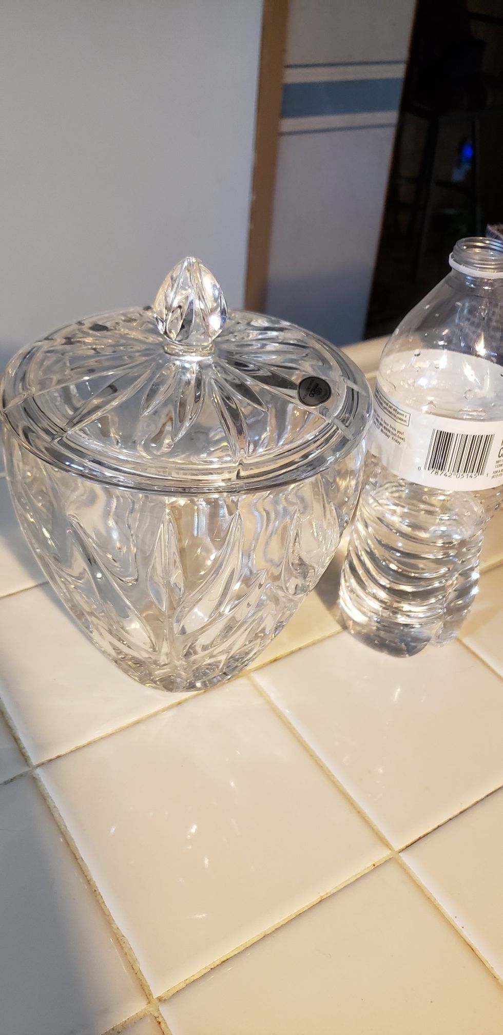Fine Crystal Dish With Lid