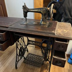 Vintage 5 Drawer Singer Sewing Machine