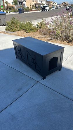Litter box enclosure