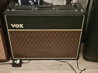 Vox AC30CC2 Custom Classic 2-Channel 30-Watt 2x12" Guitar Combo Amplifier 2005 - 2010 - Black