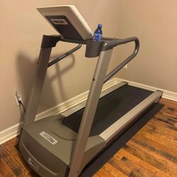 Amazing condition, Precor 9.27 Treadmill. Retail over $3500.