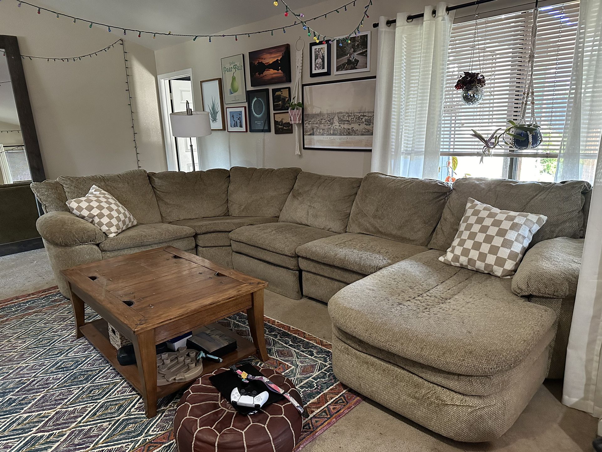Large Reclining Sectional With Chaise