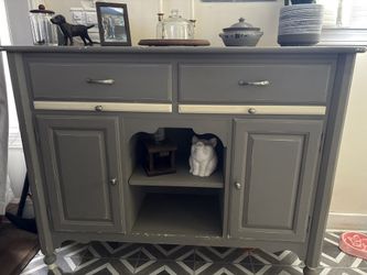 Grey buffet