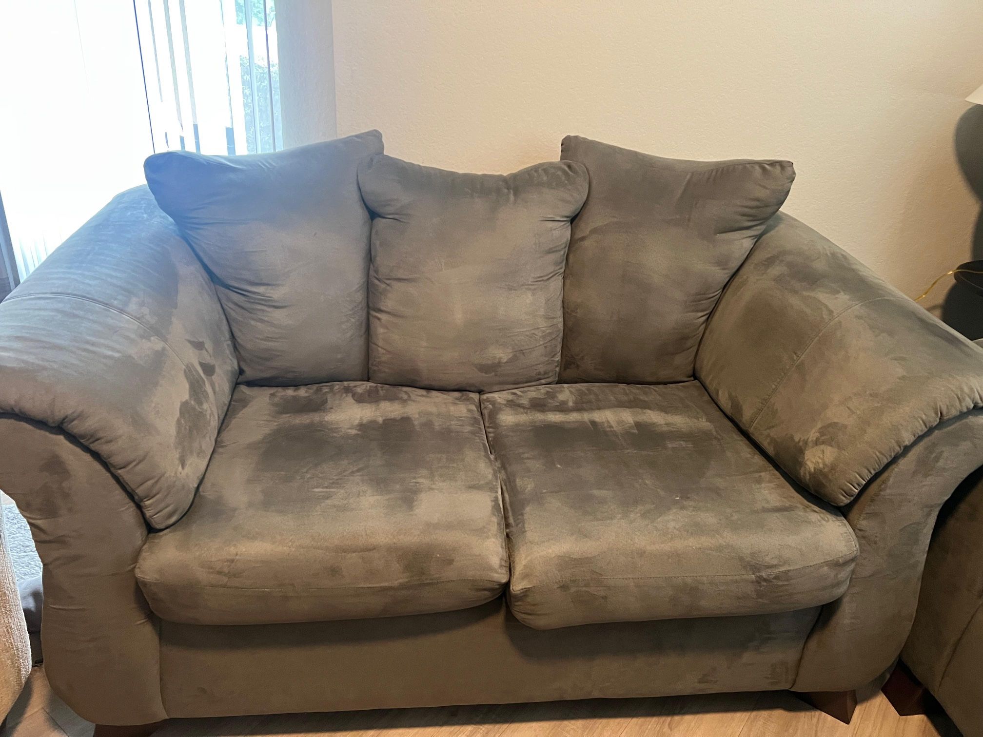 Sofa de 2 puesto / Two-seater sofa