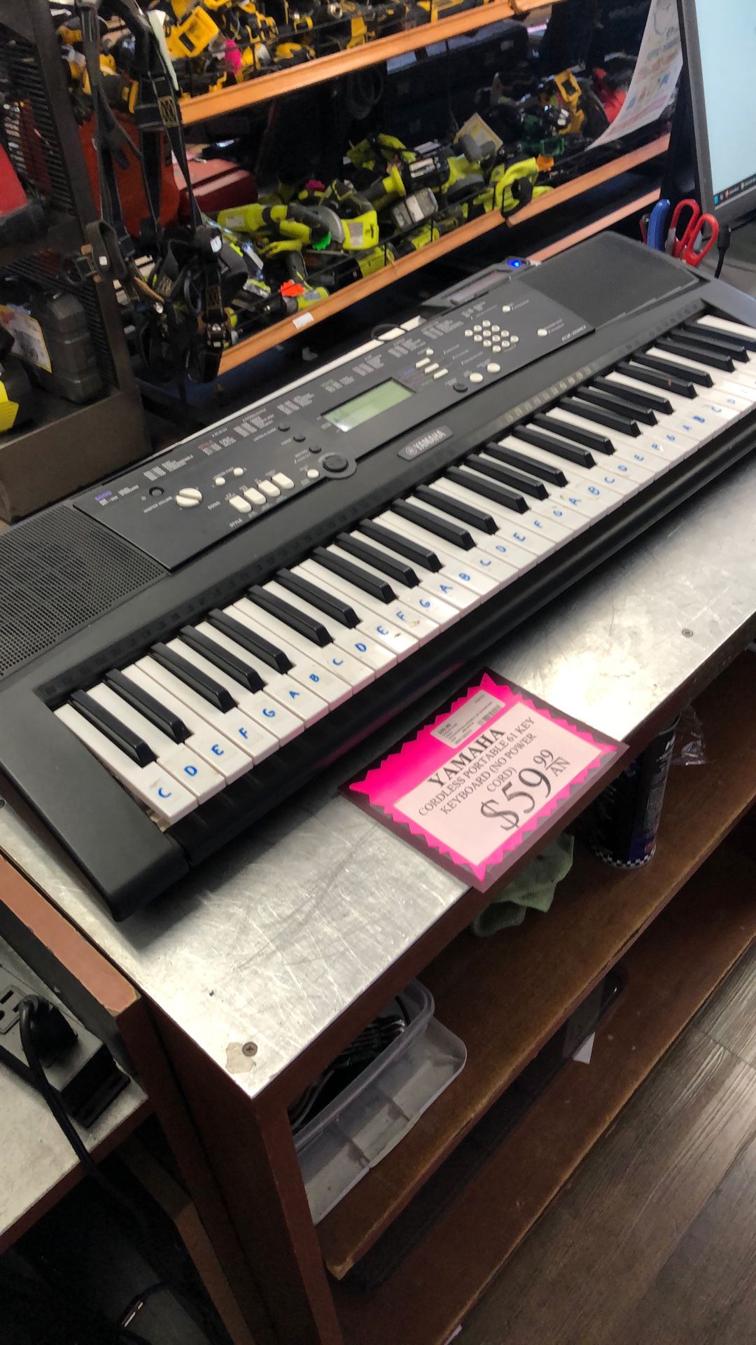 96091 Yamaha EZ220 Cordless Portable Battery Powered 61key Digital Keyboard (No Powere Cord) 589583