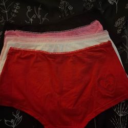Five Cute Pairs Of Women's Underwear