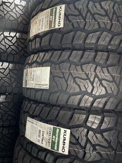LT285/70/17 Kumho Road Venture RT