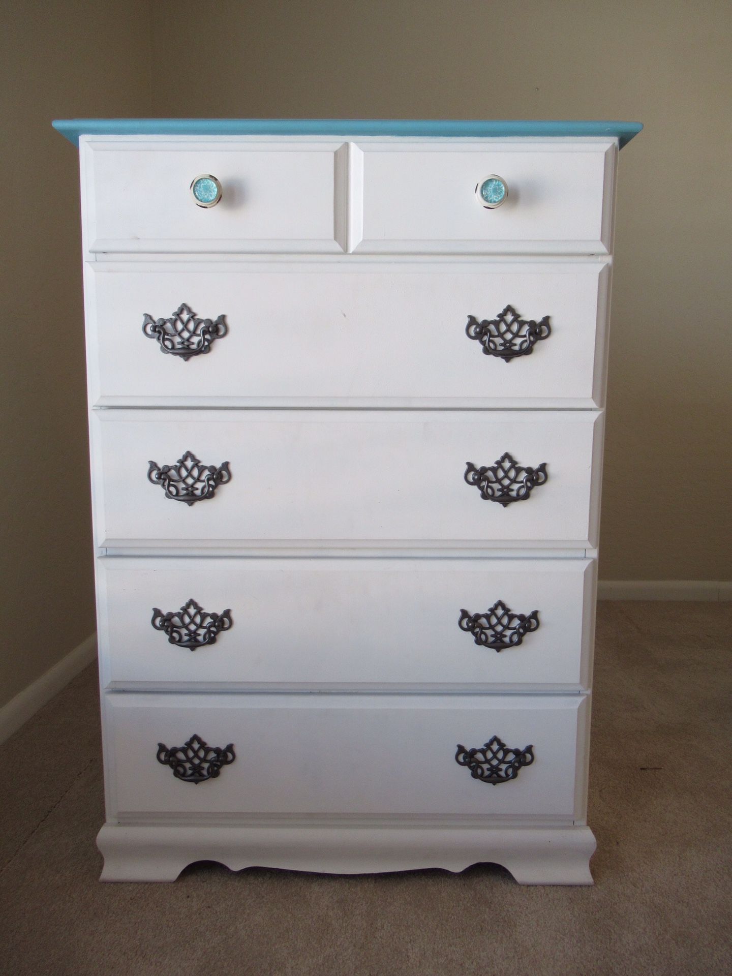 White and Blue Upright 5-Drawer Dresser