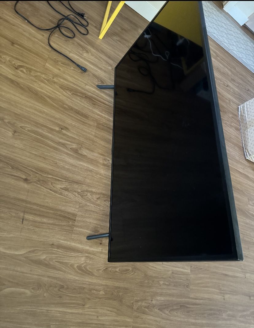 Samsung 43 Inch Smart TV - Free Drop Off