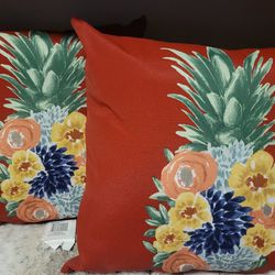 2 NEW Hampton Bay Outdoor Decorative Pillows Floral Pinapple 