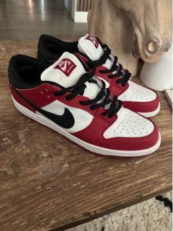 Men’s Nike Chicago Low Dunks Size 10