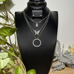 6- piece set of jewelry