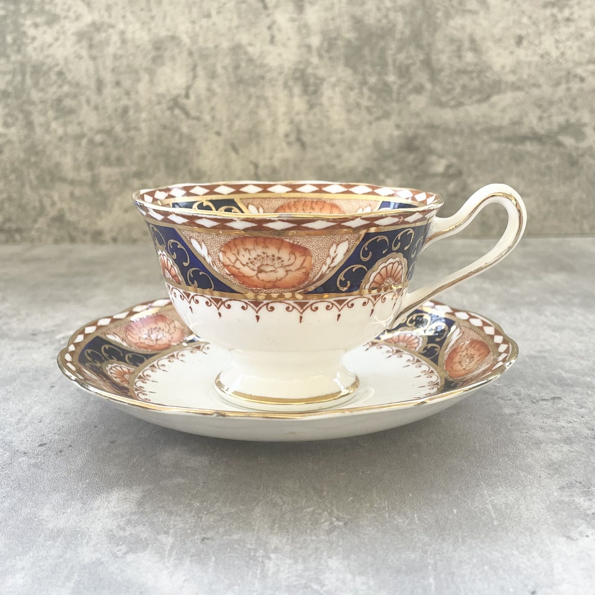 Vtg Royal Albert England Crown Bone China Imari Footed Tea Cup Saucer Set c1927