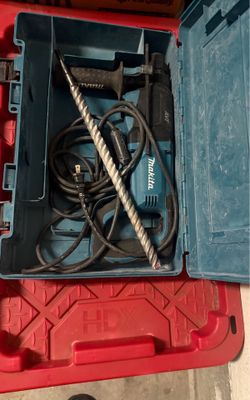 Makita tool and bit