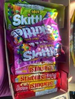 Variety pack of skittles / starburst