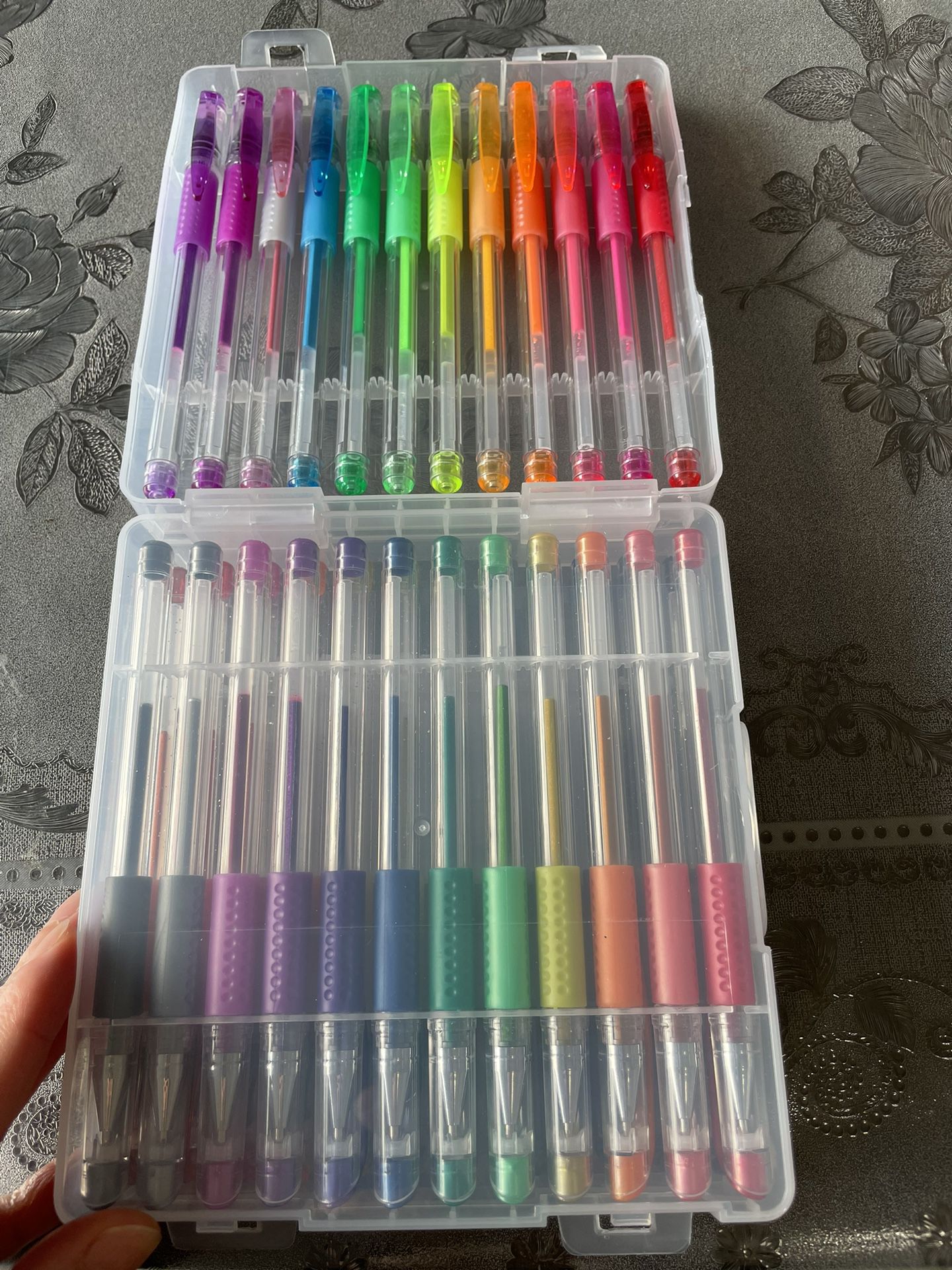 TanMit gel pens. Light blue, Pink, Glittery Dark blue, Green, Purple, and  Orange. Barely used. for Sale in Fair Oaks, CA - OfferUp