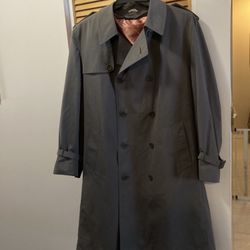 Men’s Oleg Cassini Trench Coat Size 44 Regular | Could be used for Halloween Costume