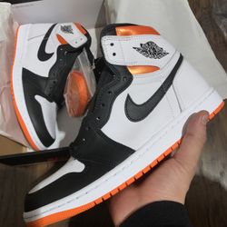 Air Jordan Retro 1 Electro Orange