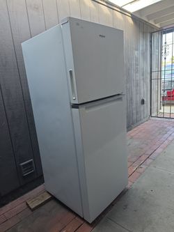 Refrigerator whirlpool