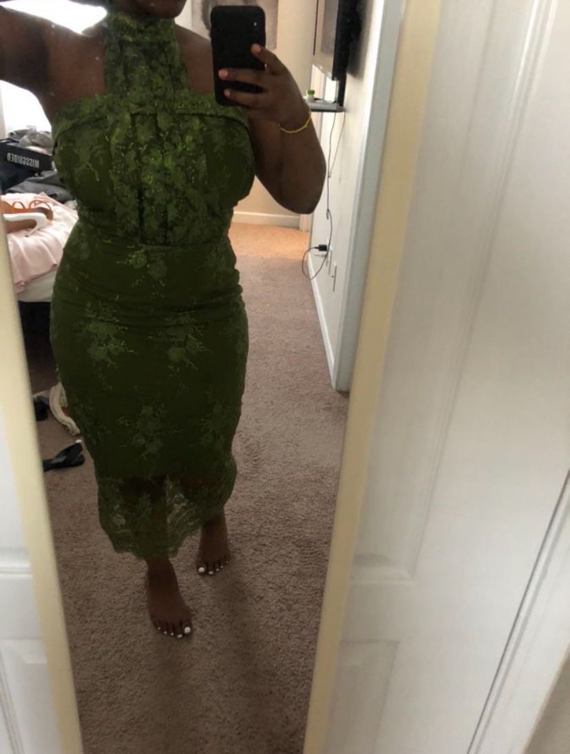 Green lace evening dress