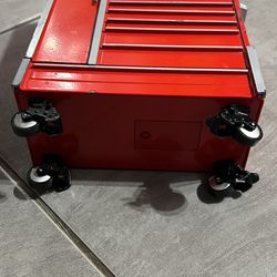 (Toys collection toolbox Snap-on Diecast Miniature Tool Box 1/8 (Piggy Bank Toy )  Red KR7100C Used